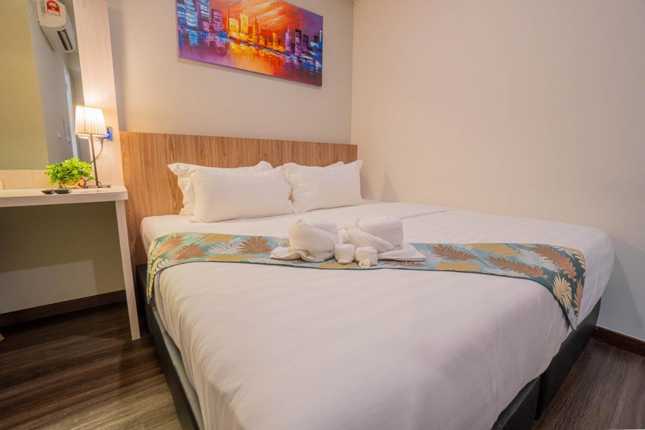 Flypod Hotel Kota Kinabalu Esterno foto