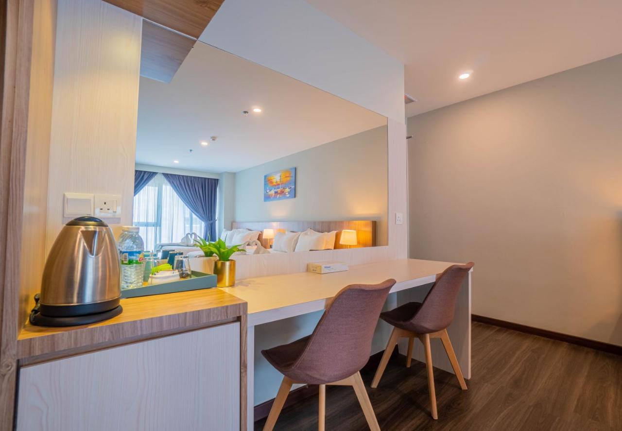 Flypod Hotel Kota Kinabalu Esterno foto