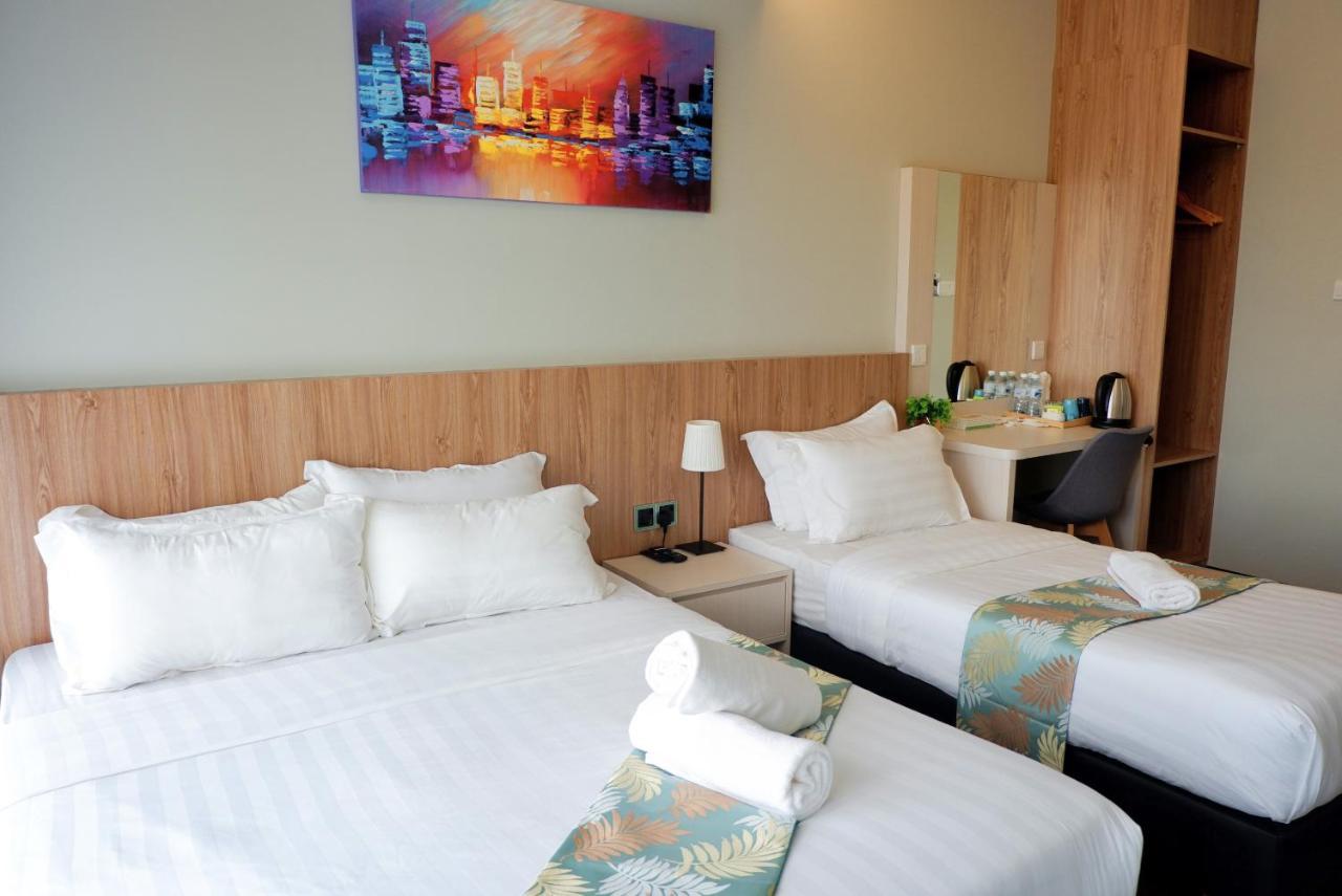 Flypod Hotel Kota Kinabalu Esterno foto