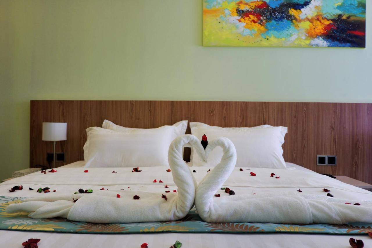 Flypod Hotel Kota Kinabalu Esterno foto