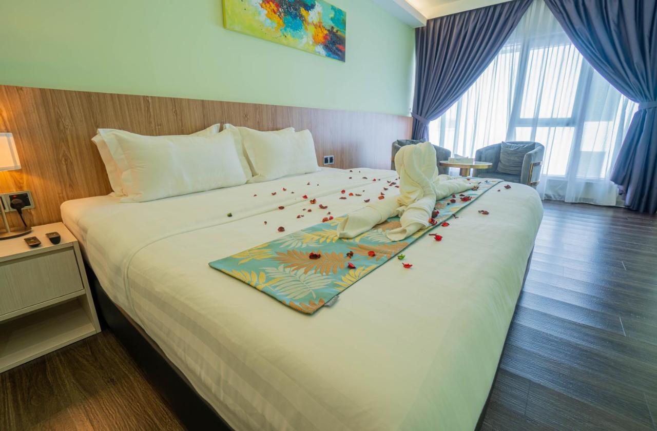 Flypod Hotel Kota Kinabalu Esterno foto