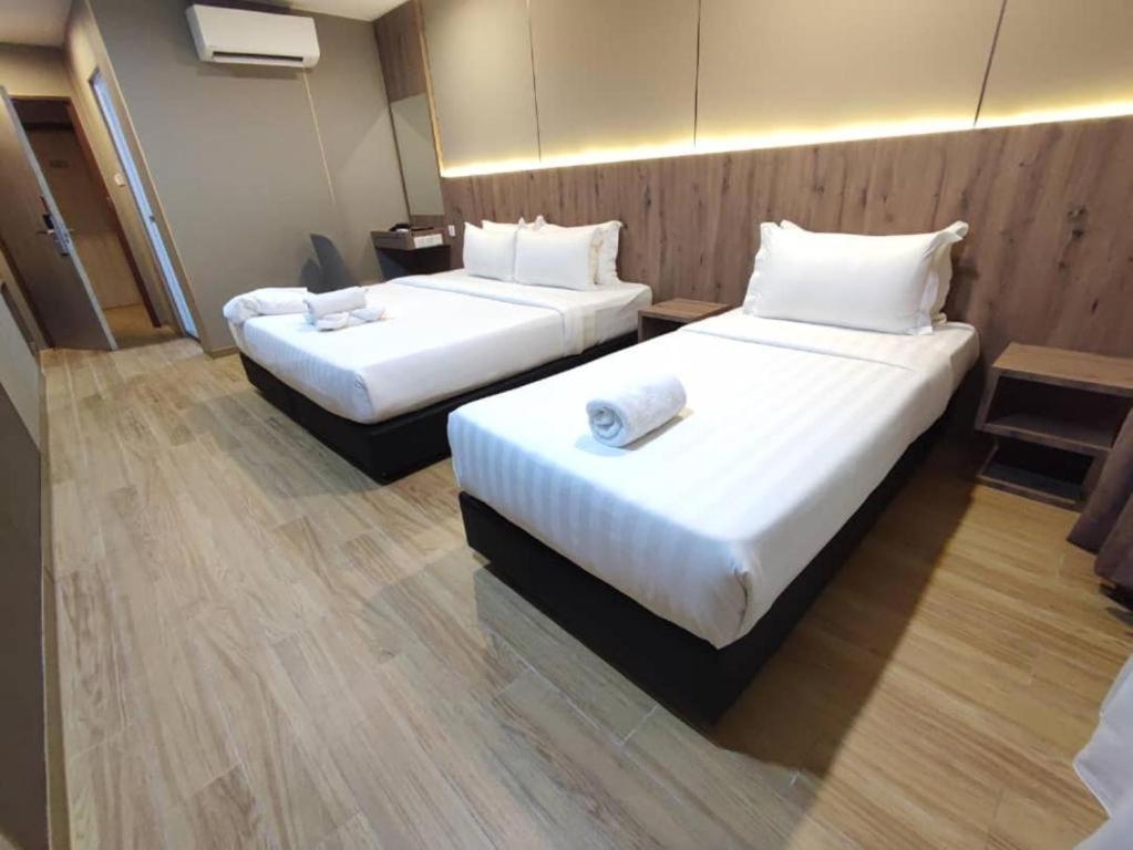 Flypod Hotel Kota Kinabalu Esterno foto