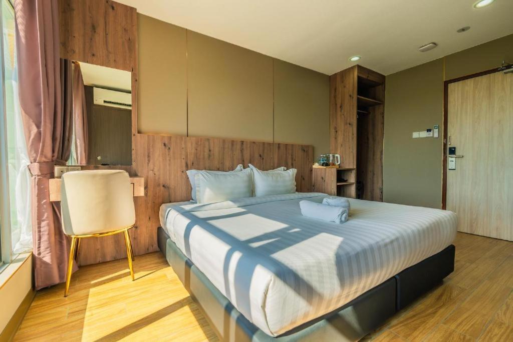 Flypod Hotel Kota Kinabalu Esterno foto