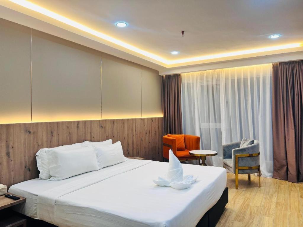 Flypod Hotel Kota Kinabalu Esterno foto